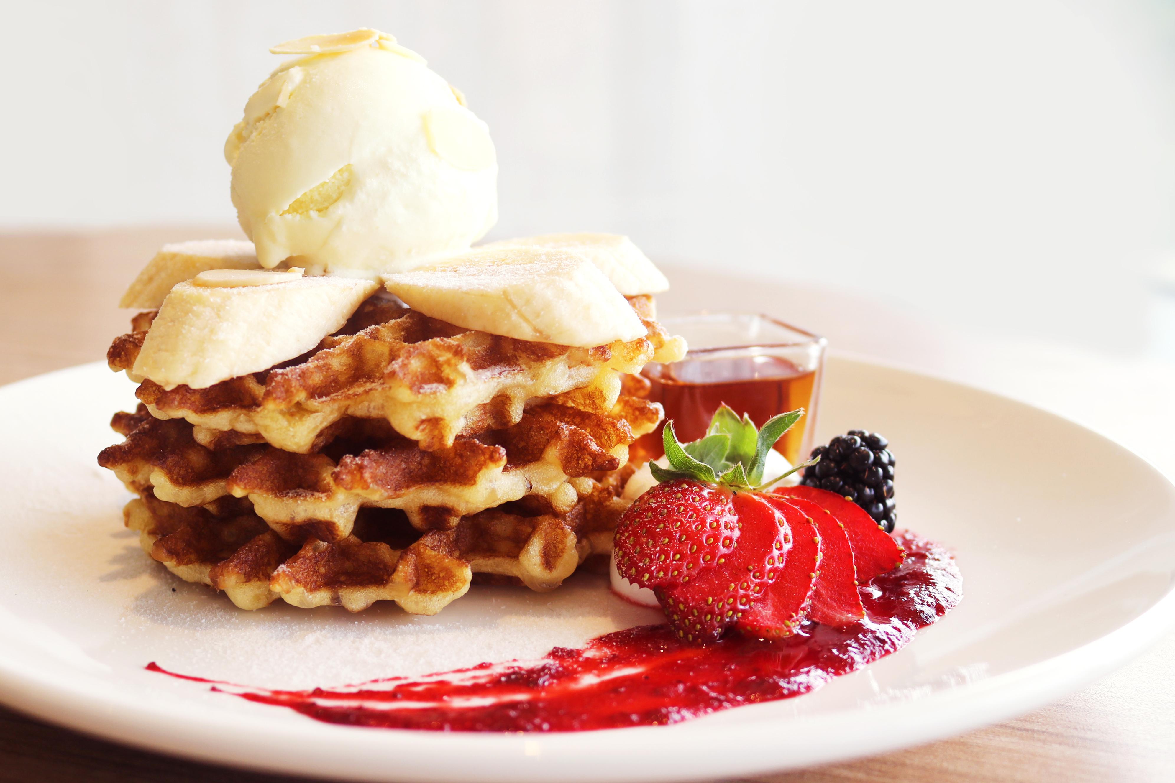 Grand Ion Delemen Hotel Genting Highlands Kültér fotó A Belgian waffle with fruit and ice cream